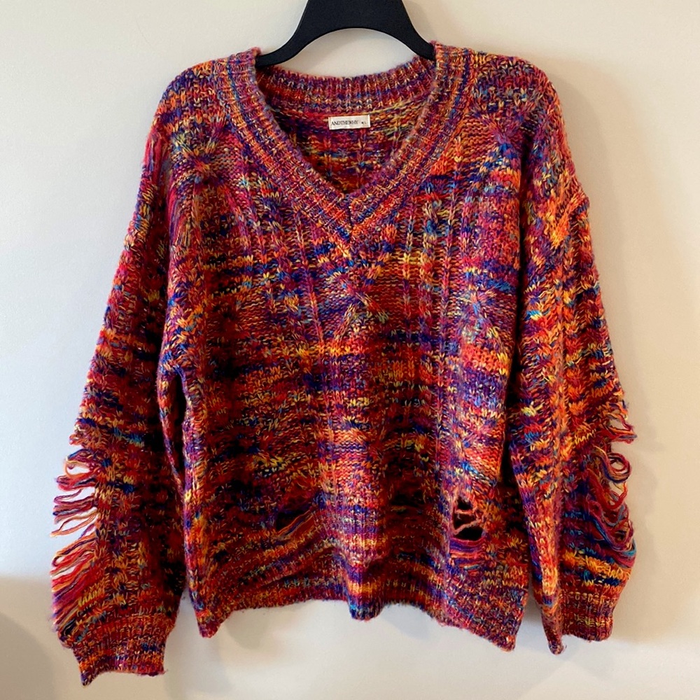 Multi color comfy sweater!